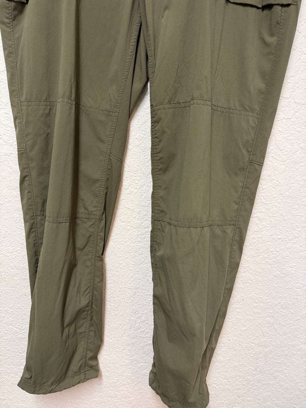 REI Olive Green Casual Cargo Pants Size 14 - Picture 5 of 16